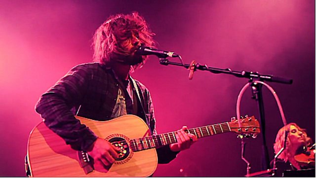 Angus--Julia-Stone---Black-Crow--Transbordeur-Lyon--FRANCE---221110