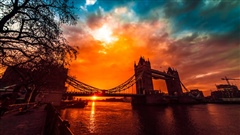 Tower-Bridge-The-Dubstep-Movement