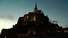 Mont-Saint-Michel-by-night---Francia-2013