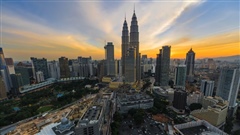 Looking-over-the-golden-city-center